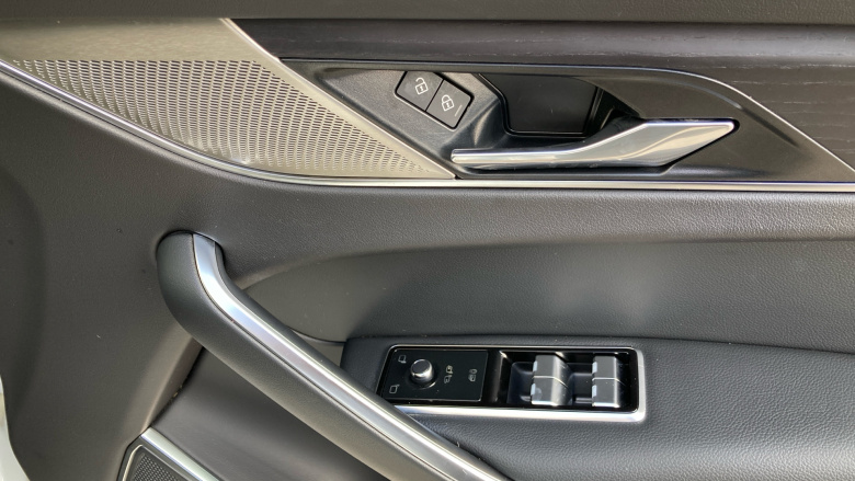 Jaguar F-Pace 2.0 D200 R-Dynamic Black 5dr Auto AWD Diesel Estate